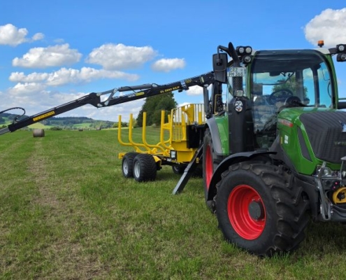 Holzrückekran OEHLER – Neu eingetroffen: Holzrückehänger und Holzrückekran